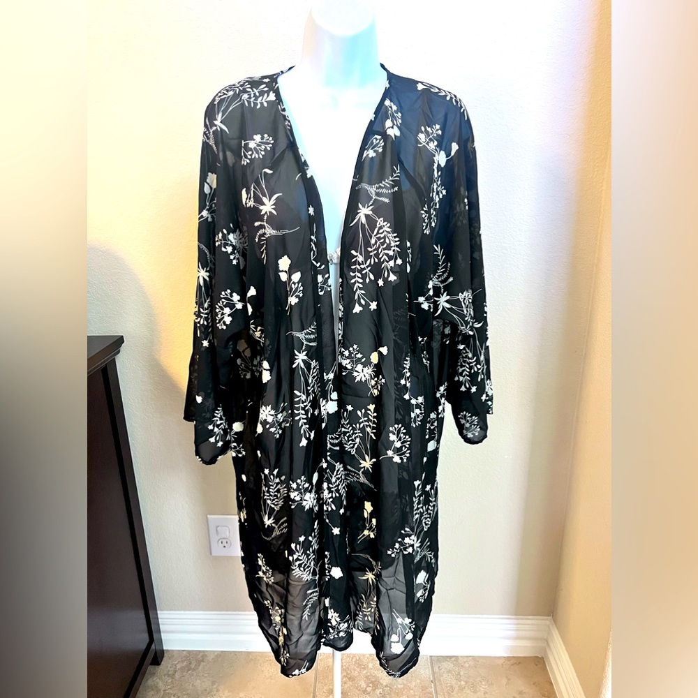 Floral open front light weight Cardigan, top camisole, long sleeves floral